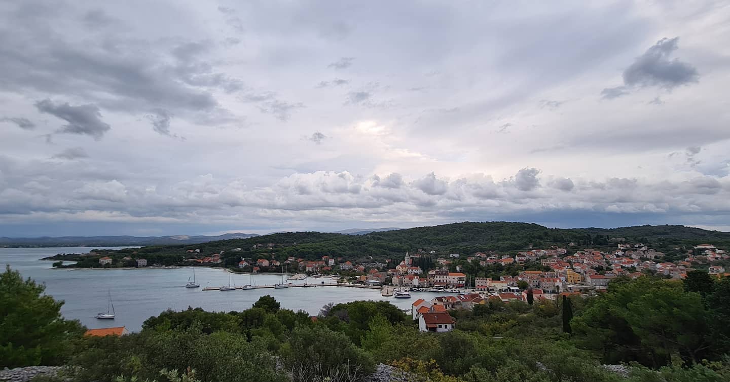 Pokrenut postupak nabave poljoprivrednih strojeva za otok Zlarin 