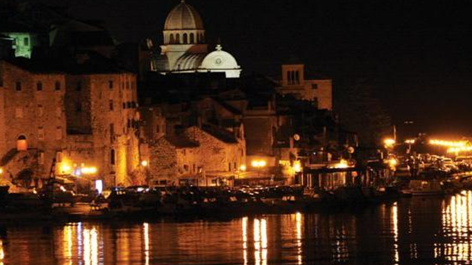 Grad Šibenik modernizira javnu rasvjetu na rivi