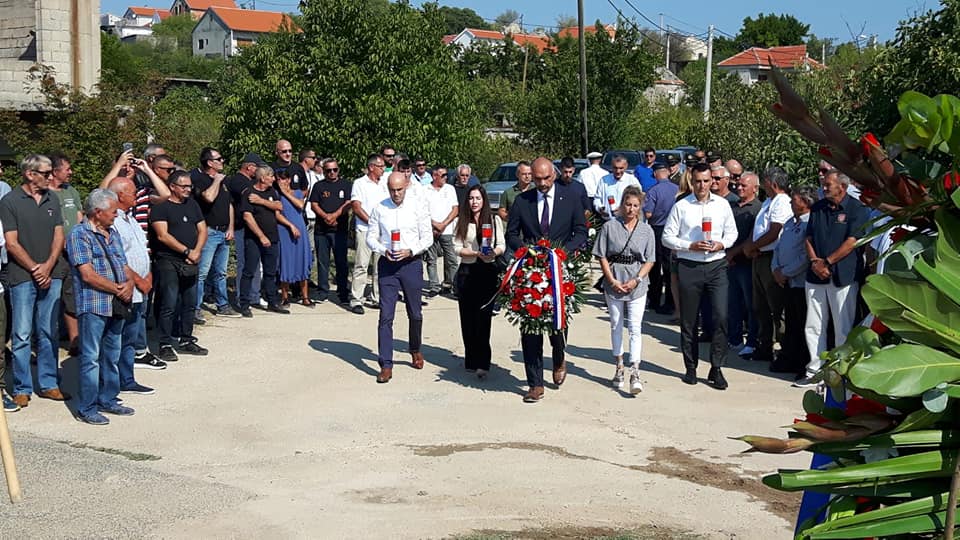 Polaganjem vijenaca kod Spomen križa u Velikoj Glavi započelo obilježavanje 30. obljetnice Rujanskog rata