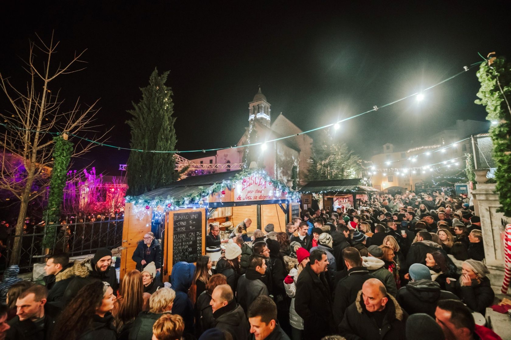 Vrijeme je za ‘zero waste’ Adventuru: Večeras uživajte u blagdanskim delicijama i disco rokenrolu BluVinila