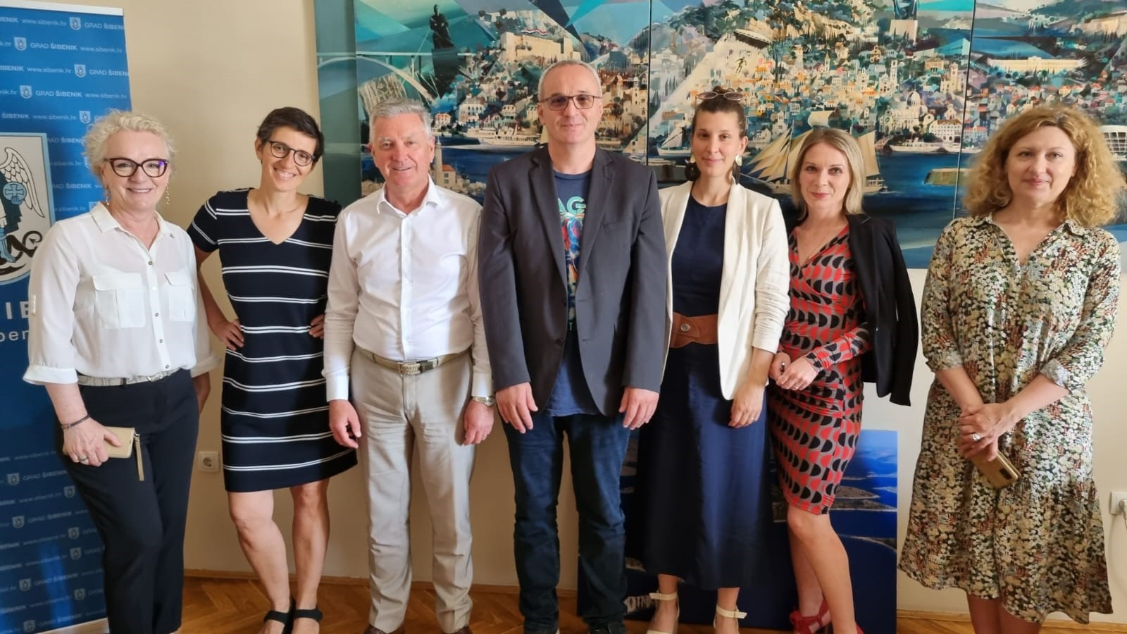 Predstavnici HND-a i SNH-a gradonačelniku Buriću predstavili projekt Modeli financiranja lokalnih medija Predstavnici HND-a i SNH-a gradonačelniku Buriću predstavili projekt Modeli financiranja lokalnih medija