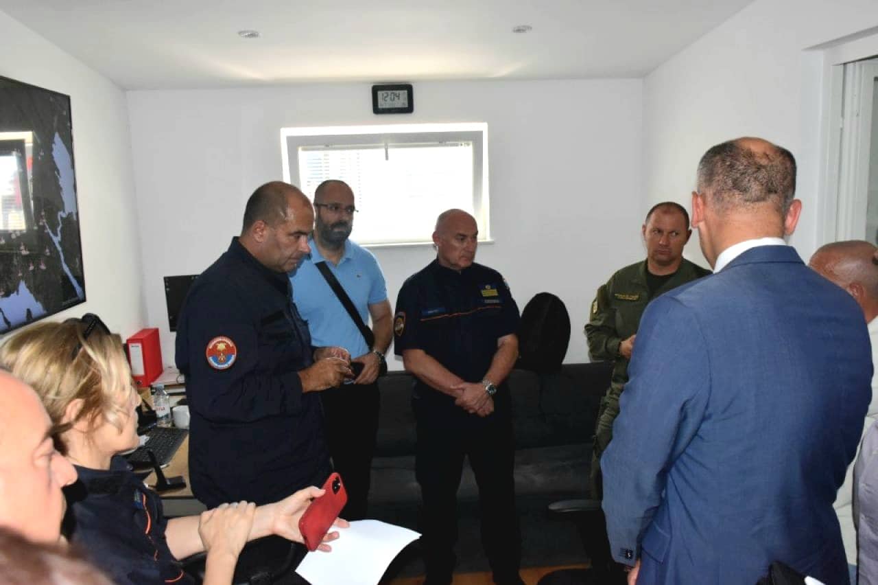 Iz Županijske uprave priopćeno: Proglašeno stanje velike nesreće za područje Šibensko-kninske županije Iz Županijske uprave priopćeno: Proglašeno stanje velike nesreće za područje Šibensko-kninske županije
