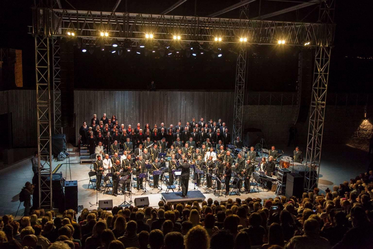 Kolo i Simfonijski puhački orkestar HV-a zatvaraju koncertnu sezonu na tvrđavi sv. Mihovila