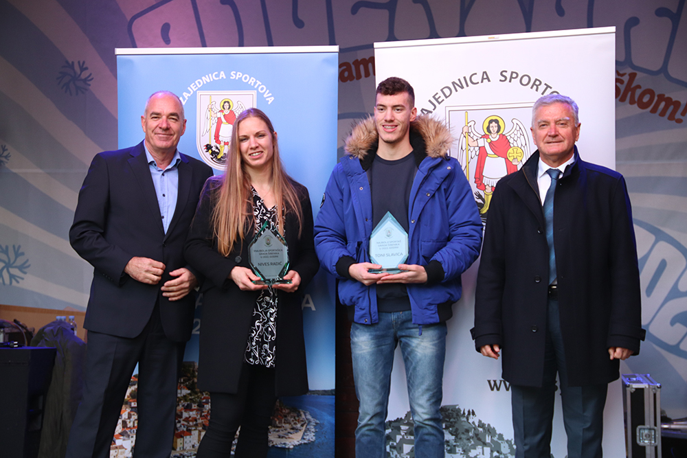 Najbolji šibenski sportaši u 2022. godini su Nives Radić i Toni Slavica,  a najbolji sastav i momčad ŽVK Viktorija i VK Solaris