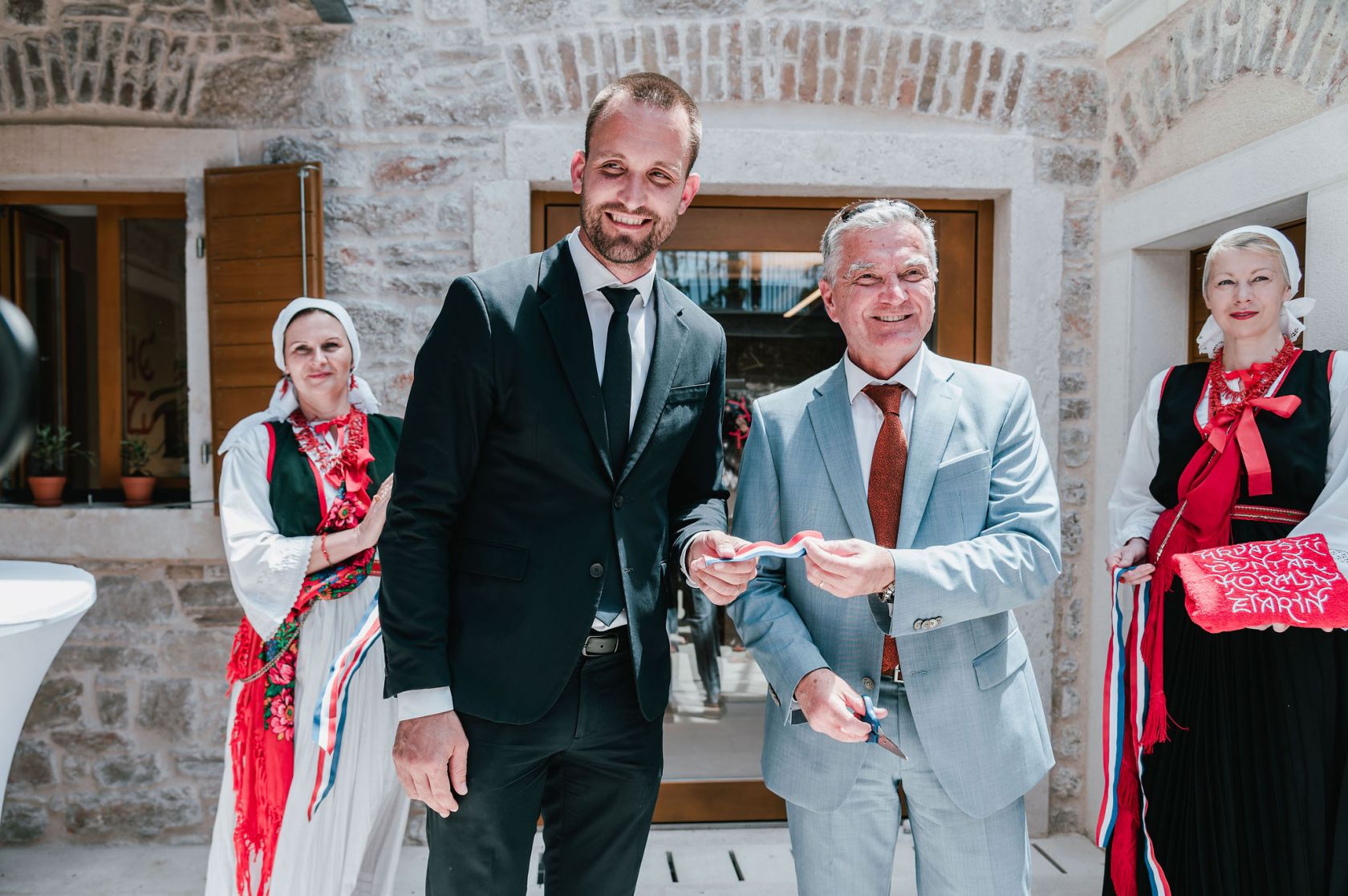 Na Zlarinu otvoren Centar koralja: „Ovaj projekt zaokružio je fascinantnu priču o otoku i čovjeku“ Na Zlarinu otvoren Centar koralja: „Ovaj projekt zaokružio je fascinantnu priču o otoku i čovjeku“