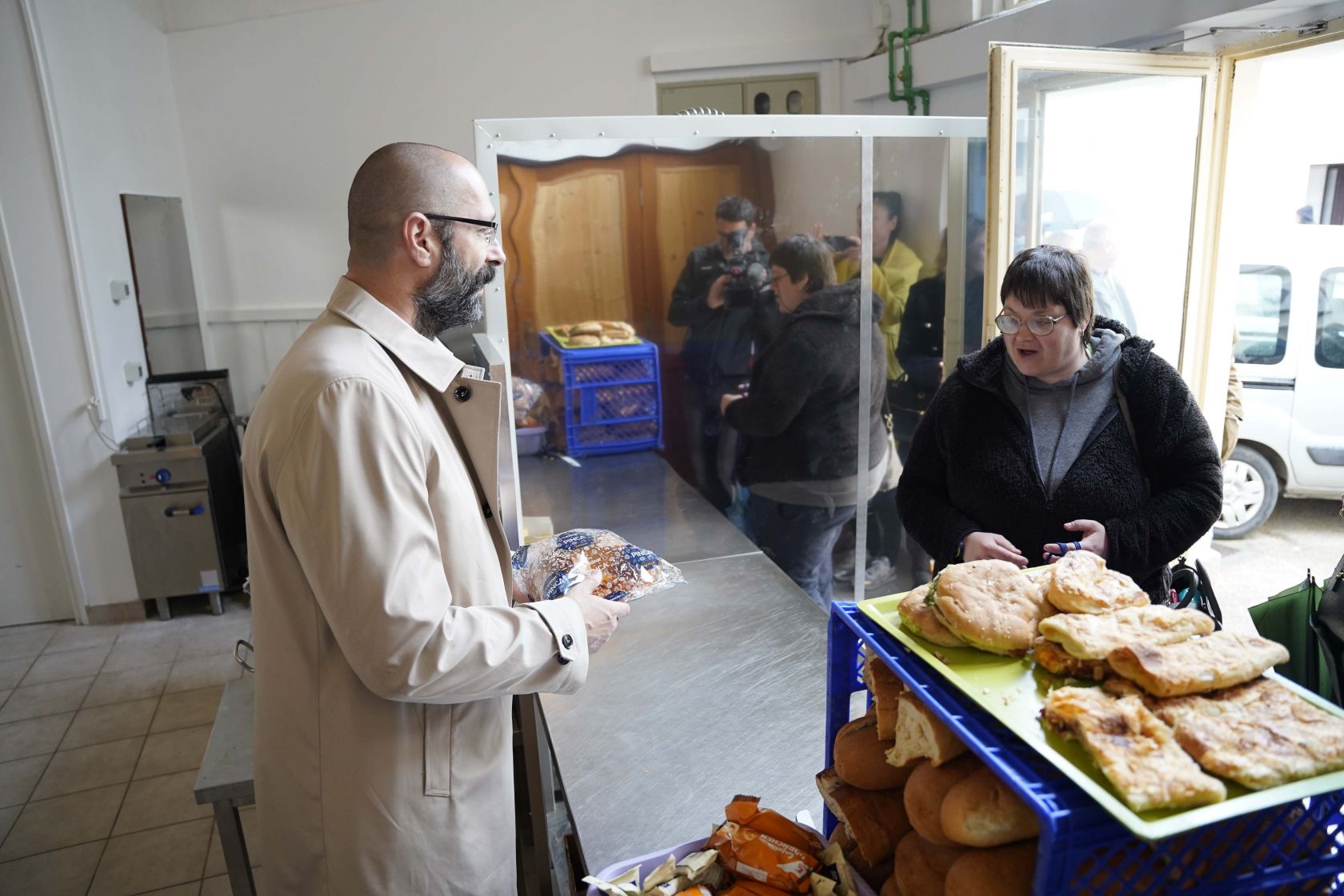 Uskrsne pogače korisnicima Pučke kuhinje