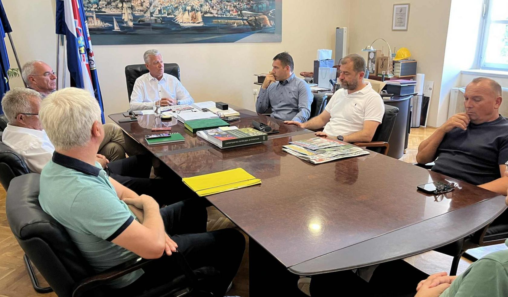 Gradonačelnik Burić održao sastanak s vodstvom HNK Šibenik Gradonačelnik Burić održao sastanak s vodstvom HNK Šibenik