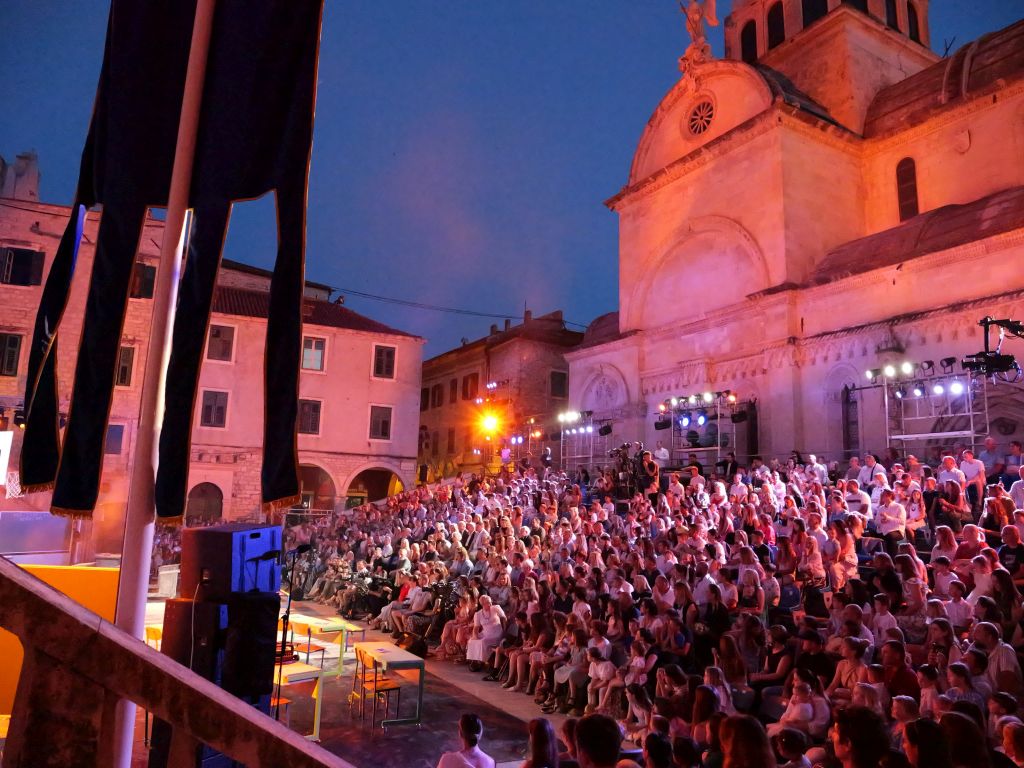 Svečano otvoren 65. Međunarodni dječji festival uz tradicionalni vatromet i Šibensku noć