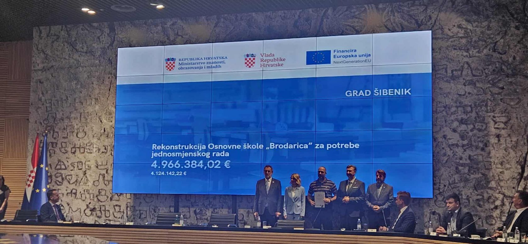 Gradu Šibeniku uručen ugovor o sufinanciranju dogradnje Osnovne škole Brodarica