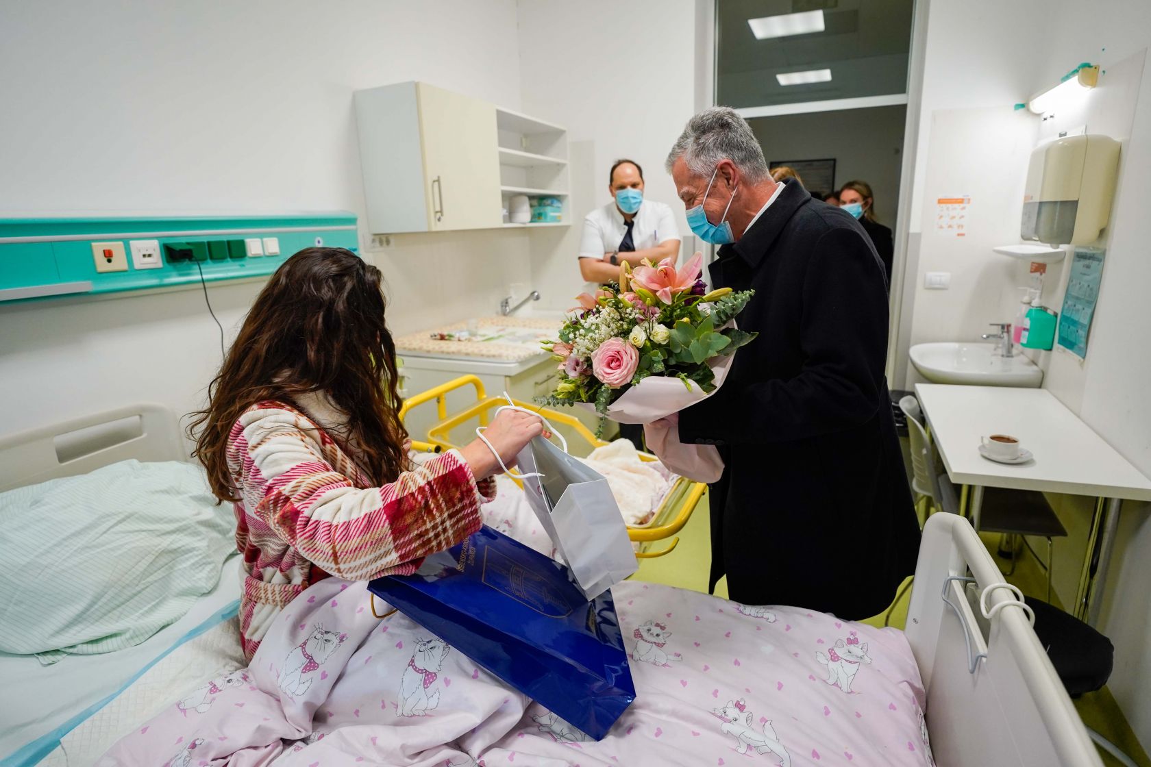 Djevojčica Maris prva je novorođena beba u Šibeniku – danas ju je posjetio gradonačelnik Burić
