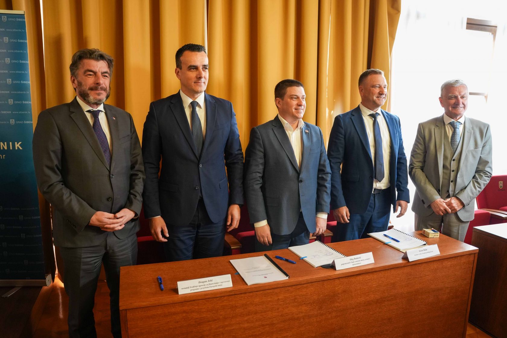  Potpisan ugovor: Na šibenske ulice stižu novi električni autobusi