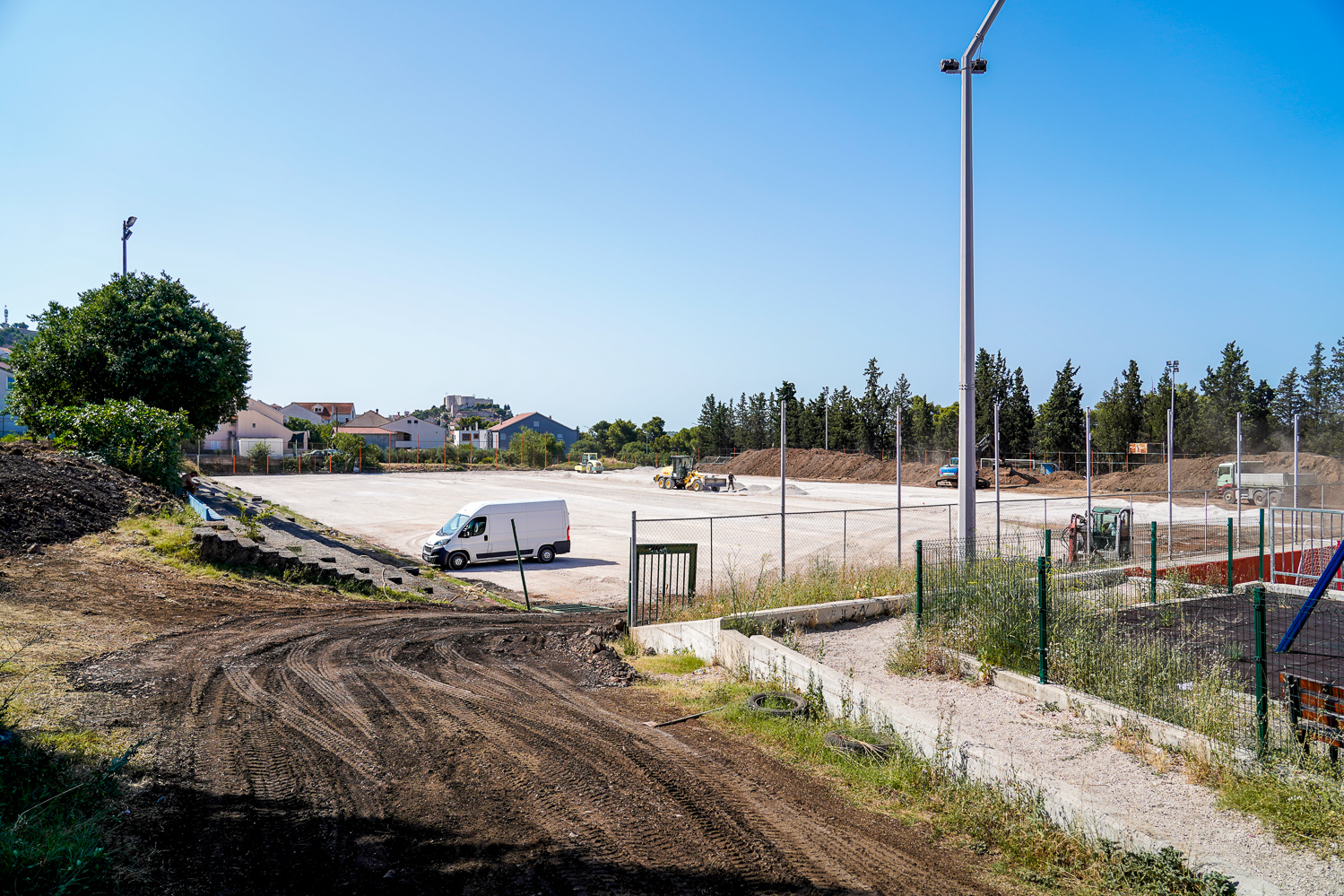 Grad Šibenik pokreće uređenje Ljubice: Obnova glavnog igrališta, rekonstrukcija tribina, nova trim staza i vježbalište 
