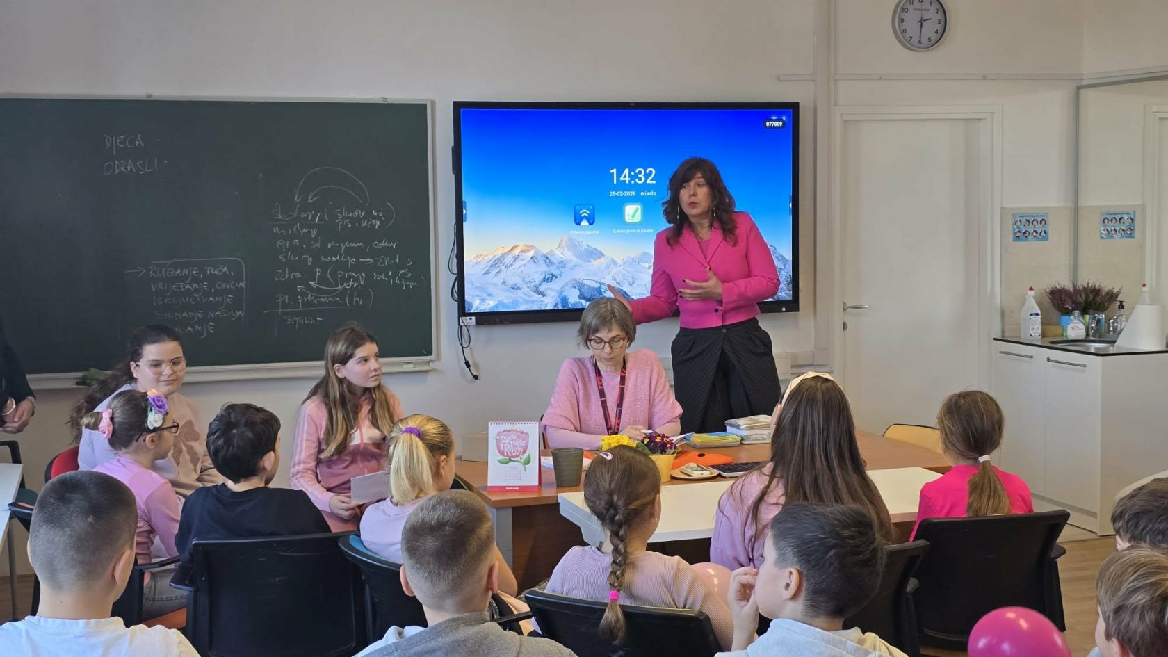 OŠ Brodarica obilježila Dan ružičastih majica - posjetila ih i Tatjana Katkić Stanić, pravobraniteljica za djecu 