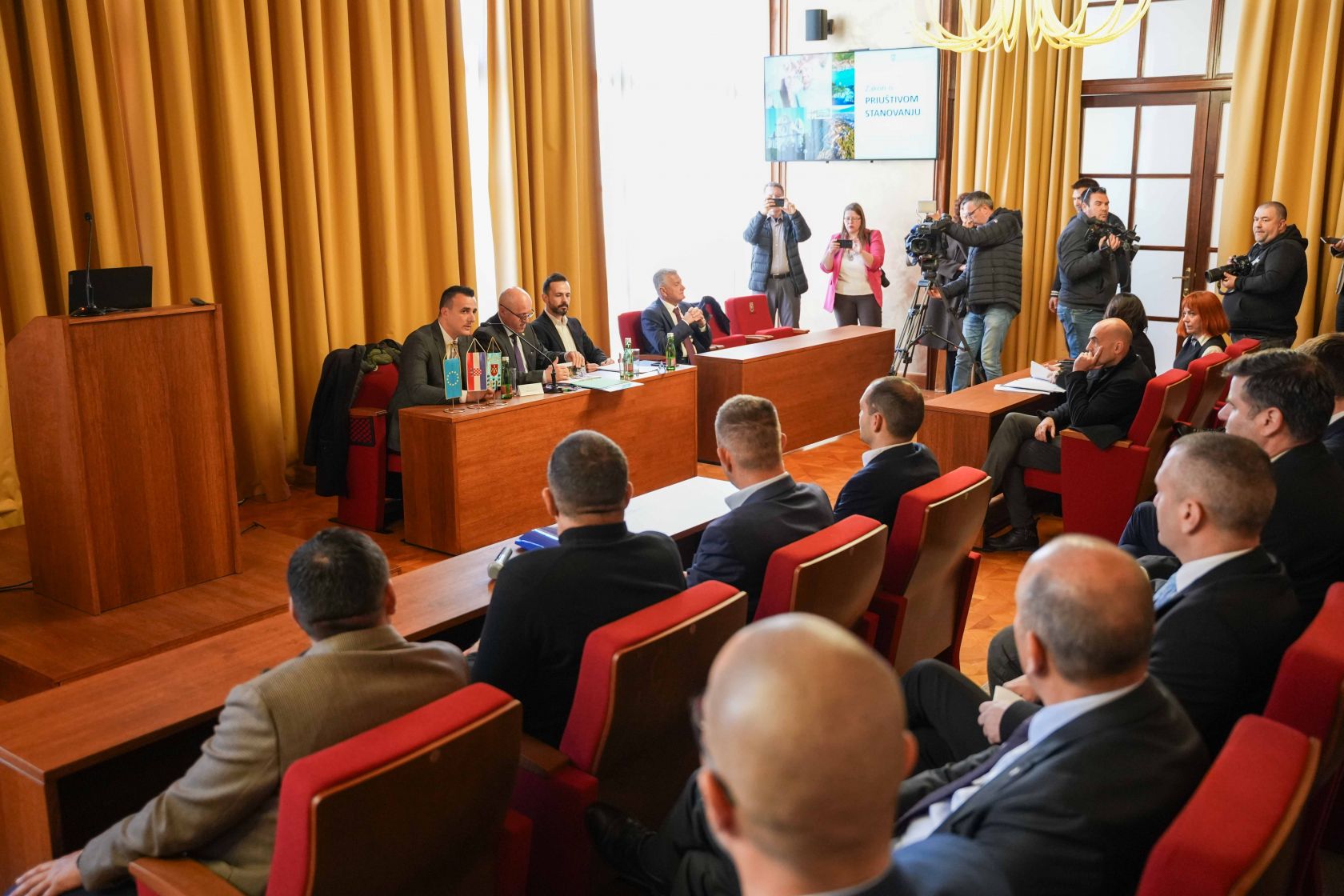 Ministar Branko Bačić u Šibeniku predstavio novi Zakon o priuštivom stanovanju