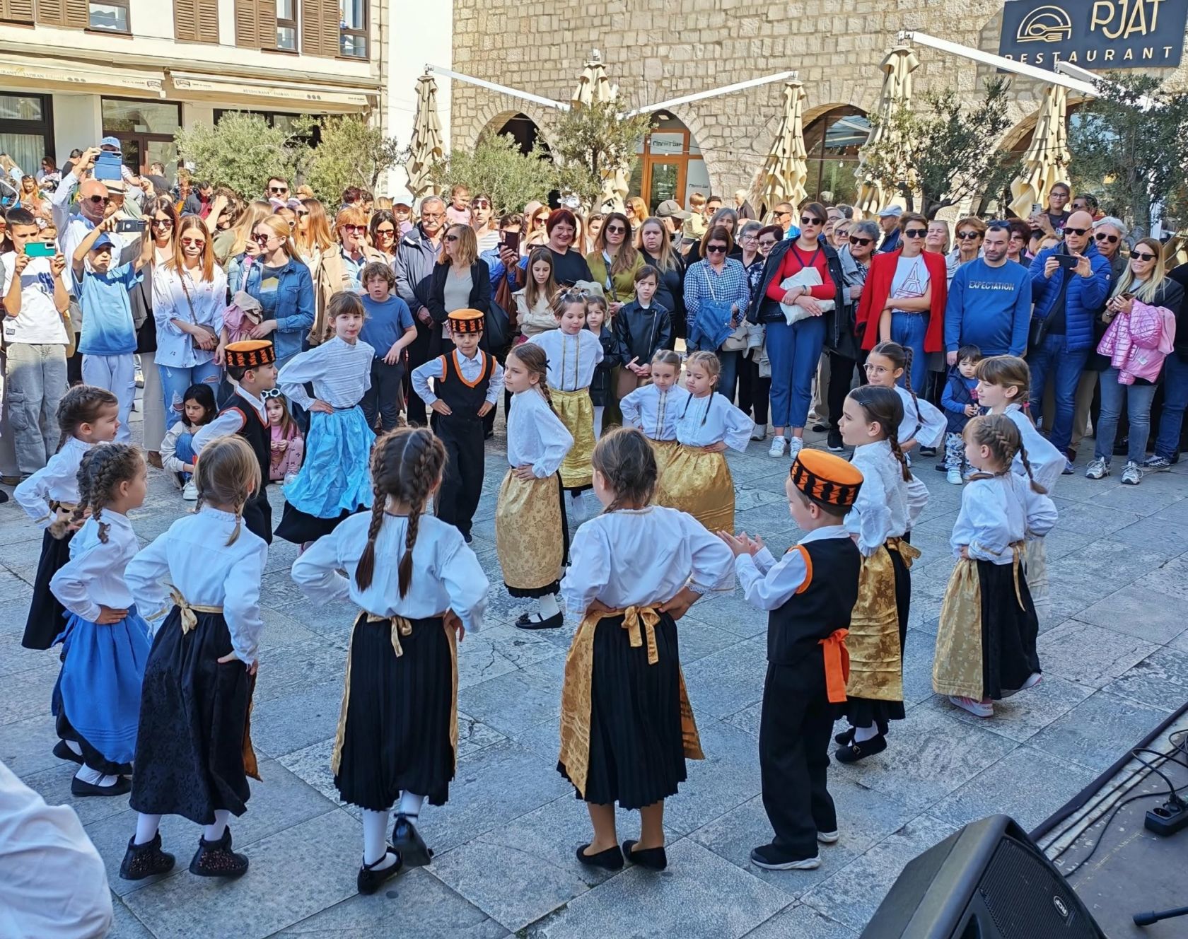 Tradicionalni 22. Uskrsni doručak okupio brojne Šibenčane i goste