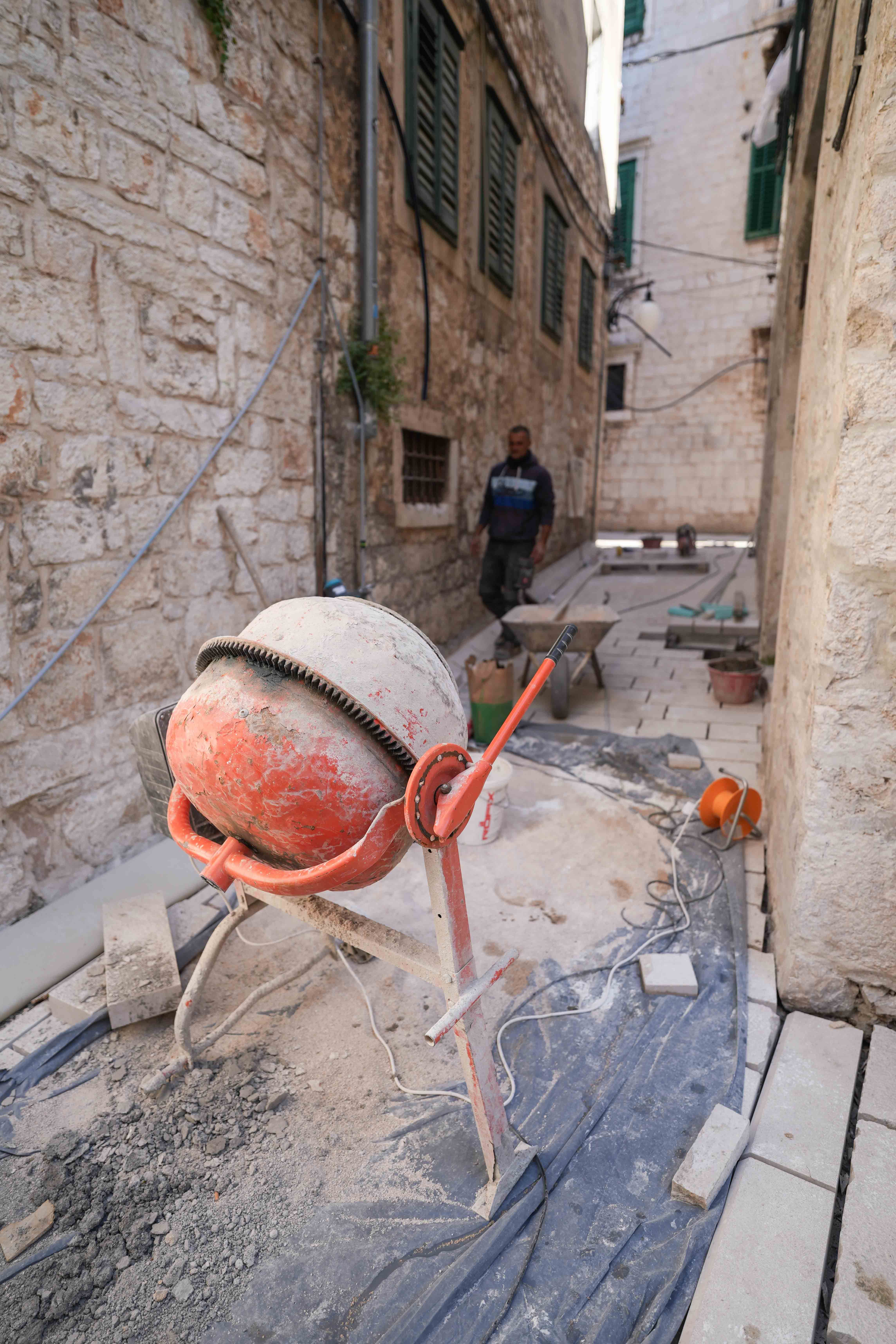 Grad Šibenik uređuje staru jezgru: Pri kraju obnova stepenica u Ulici Jurja Barakovića