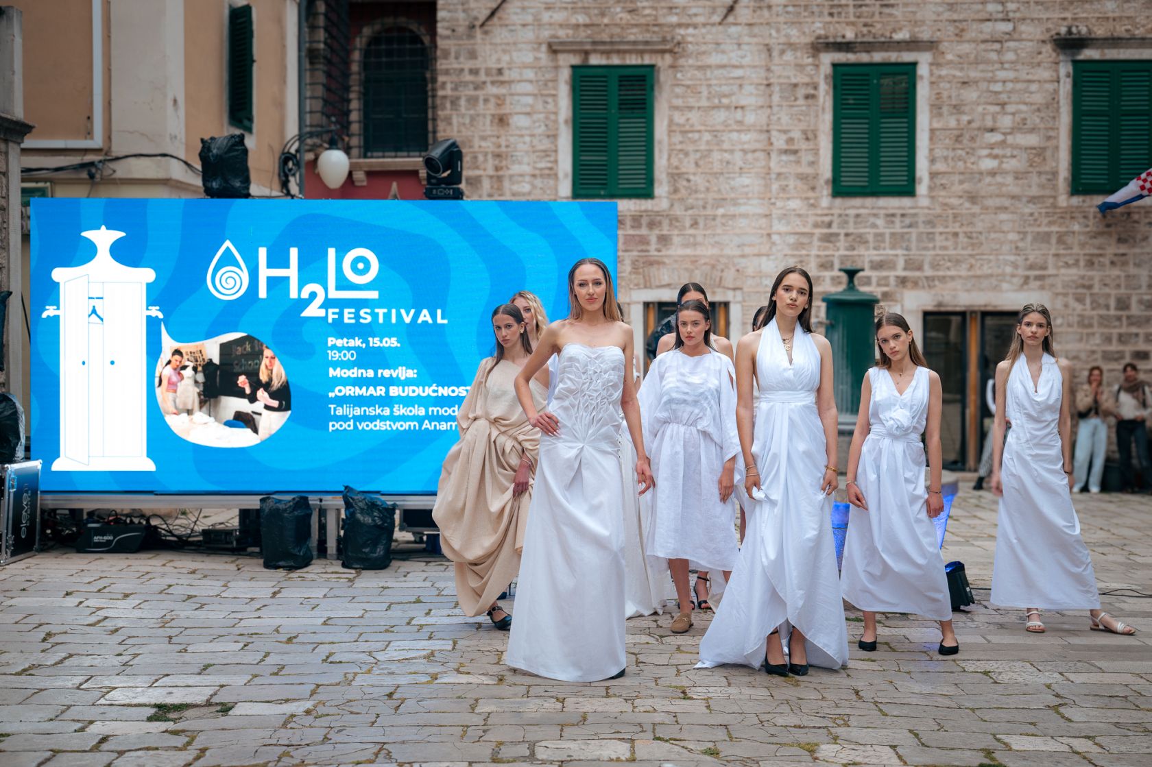 Šibenik prošlog vikenda postao prava kulisa održive mode: zanimljive modne kreacije kao vrhunac H2LO Festivala!
