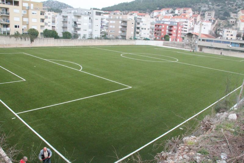 Uređenje pomoćnog terena stadiona Šubićevac